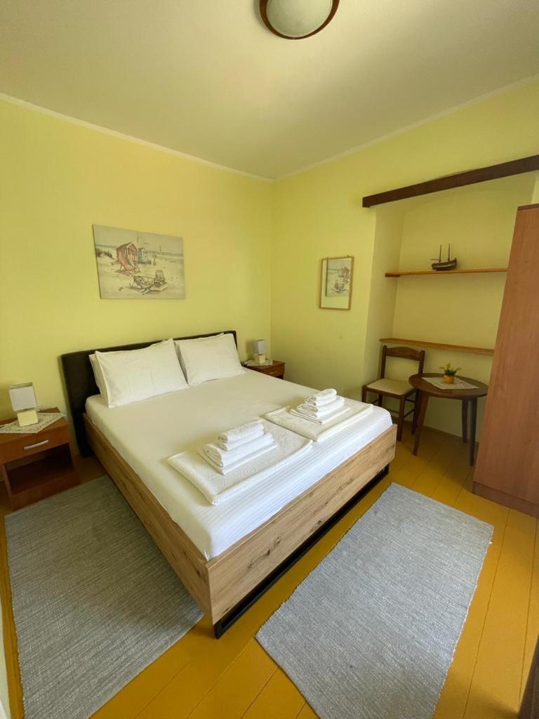 Mediterranean Holiday House & Apartments Kotor Phòng bức ảnh