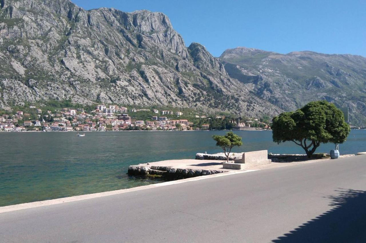 Mediterranean Holiday House & Apartments Kotor Ngoại thất bức ảnh