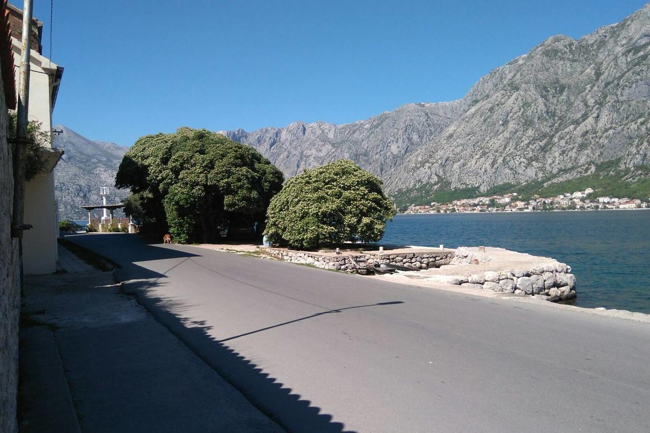 Mediterranean Holiday House & Apartments Kotor Ngoại thất bức ảnh