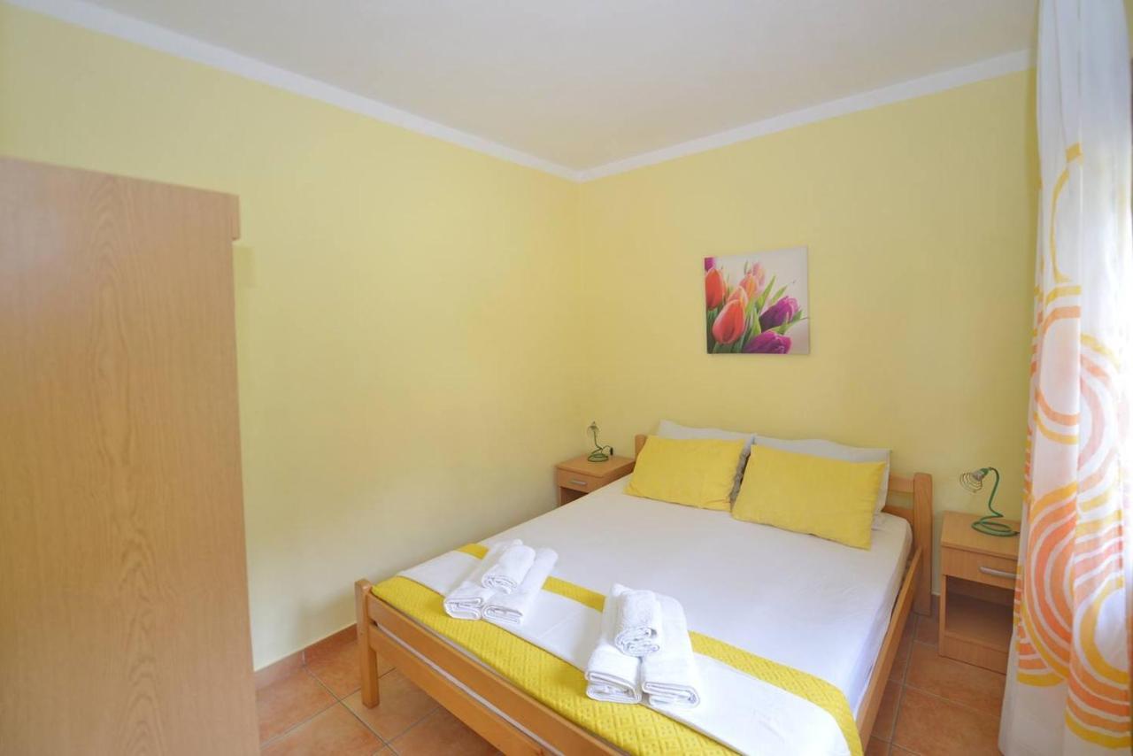 Mediterranean Holiday House & Apartments Kotor Ngoại thất bức ảnh