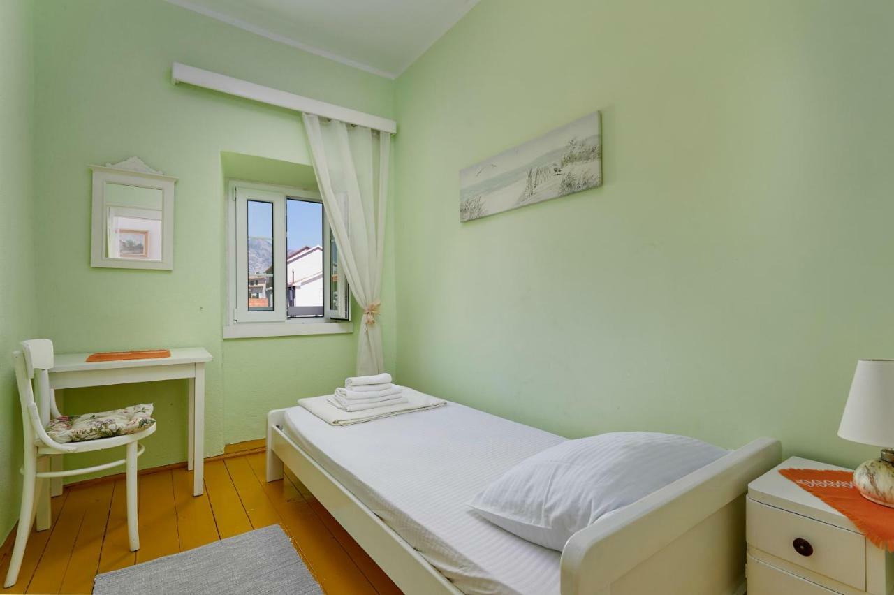 Mediterranean Holiday House & Apartments Kotor Ngoại thất bức ảnh