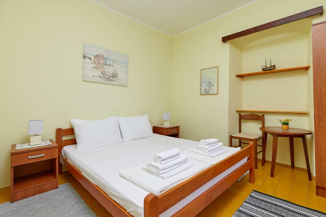 Mediterranean Holiday House & Apartments Kotor Ngoại thất bức ảnh