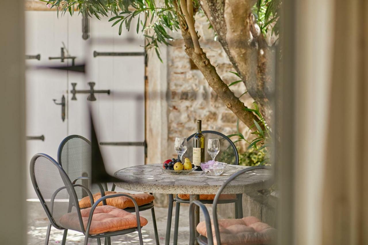 Mediterranean Holiday House & Apartments Kotor Ngoại thất bức ảnh