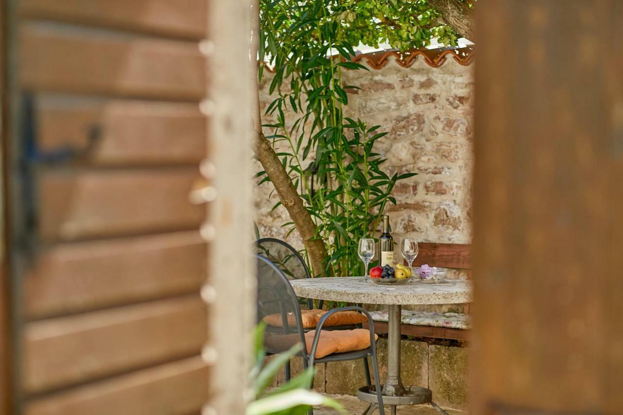 Mediterranean Holiday House & Apartments Kotor Ngoại thất bức ảnh