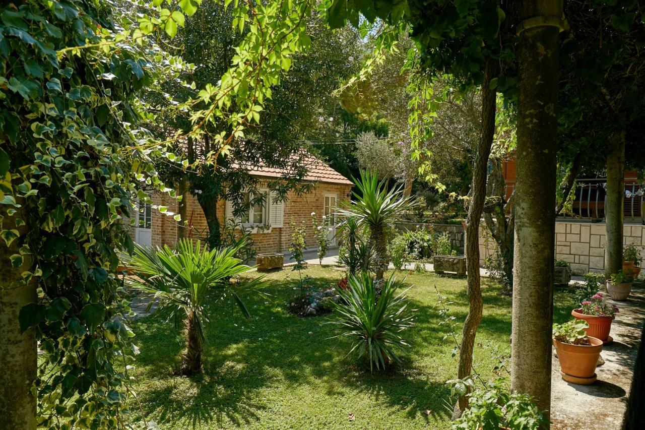 Mediterranean Holiday House & Apartments Kotor Ngoại thất bức ảnh
