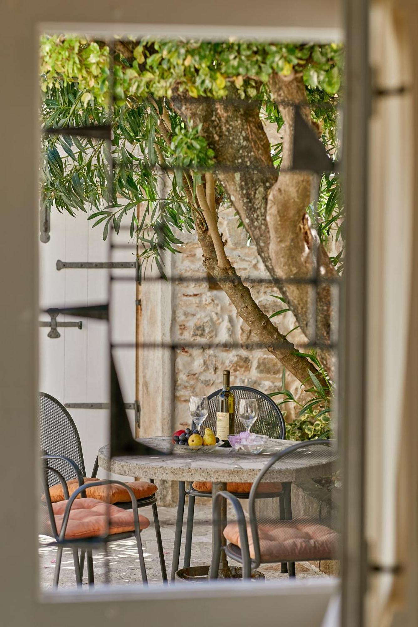 Mediterranean Holiday House & Apartments Kotor Ngoại thất bức ảnh